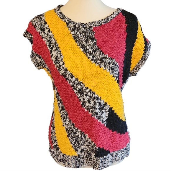 Vintage Sweaters - VINTAGE 80s/90s bold color with marled black/white sleeveless sweater sz small